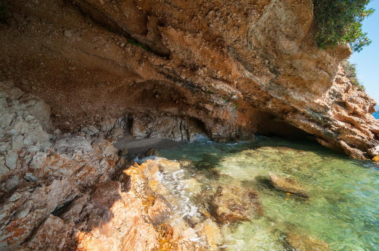 Hidden Gem By Nono Ban - Robinson Style Villa Bol Esterno foto